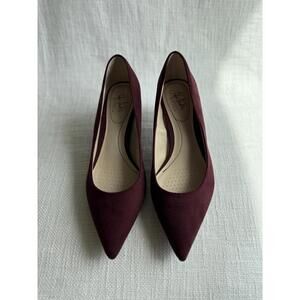 LifeStride Soft System Burgundy Suede-Look Kitten Heels – Size 10